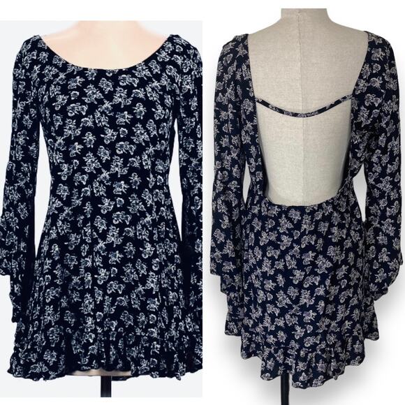 Floral bell sleeve tunic top women's medium blue open back ruffle hem by Phanuel - Picture 1 of 11